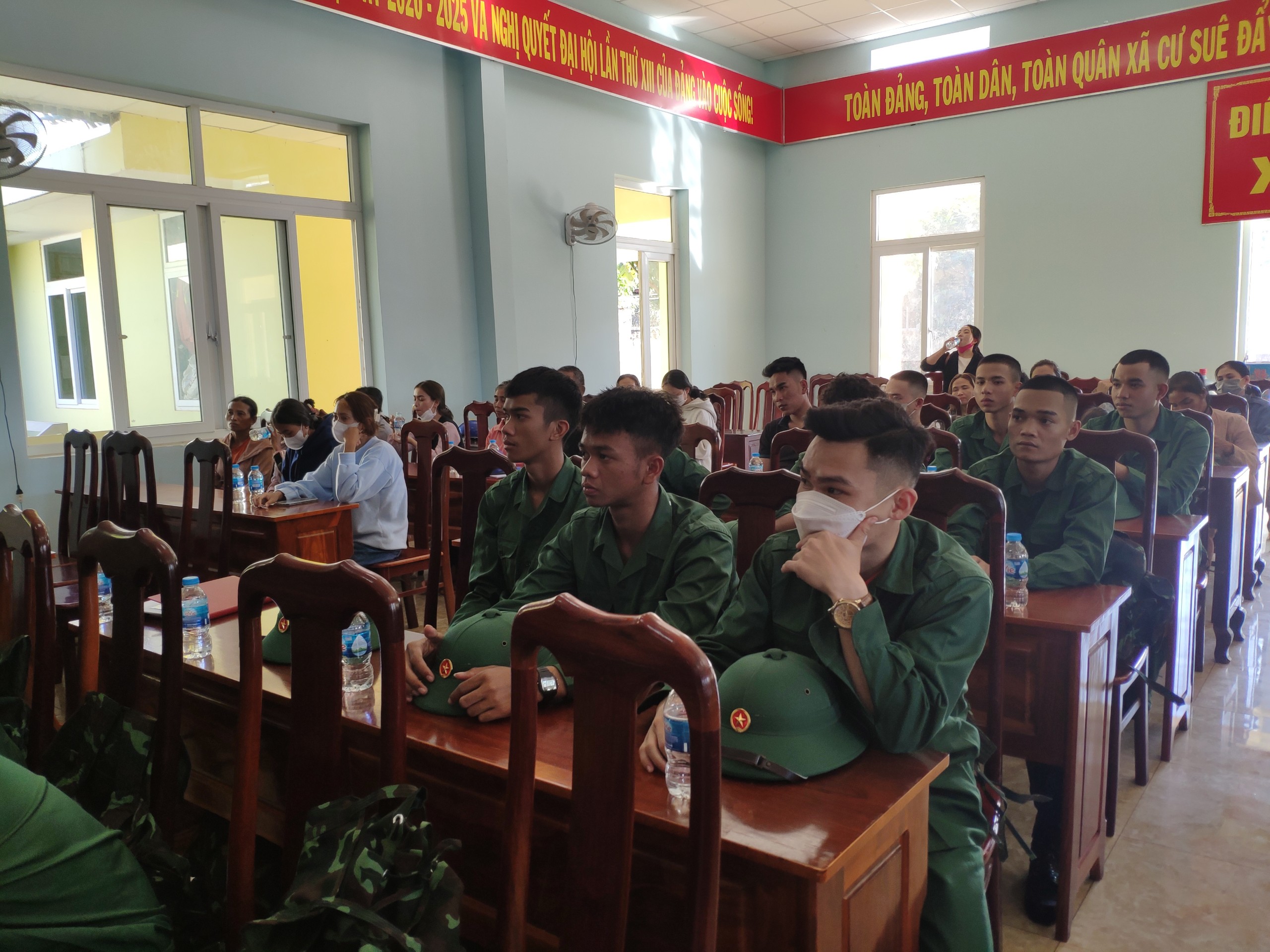 Chiều ngày 07/02, Hội đồng nghĩa vụ Quân sự xã Cư Suê tổ chức buổi lễ giao quân năm 2023.